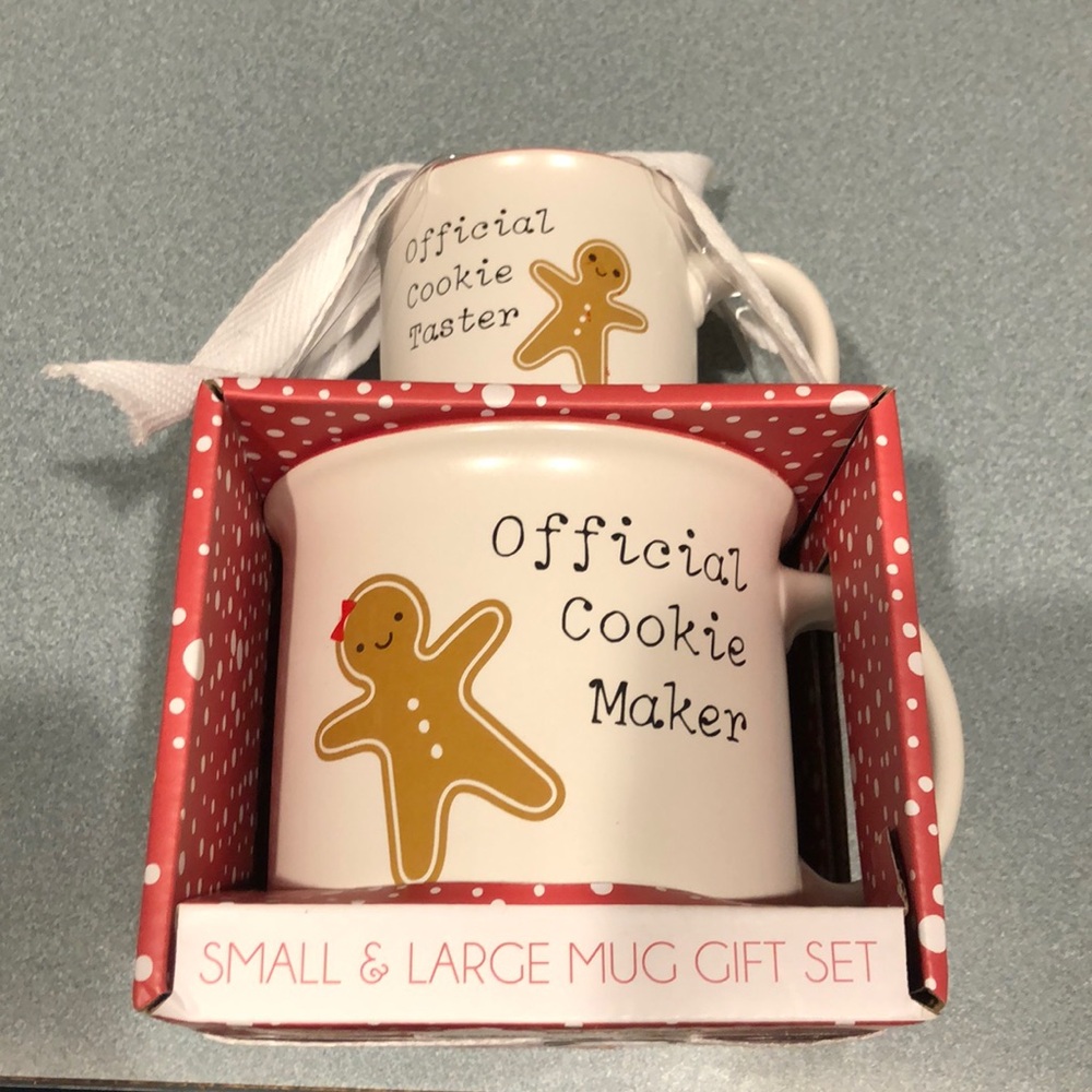 Rosemary Lane Home Small & Large Mug Gift Set
